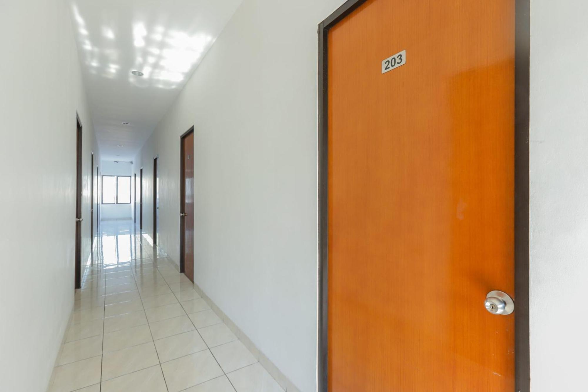 Super Oyo 866 Idola Residence Jakarta Exterior photo